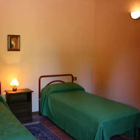 Apartment Chianacce Sleeps 4 Pool
